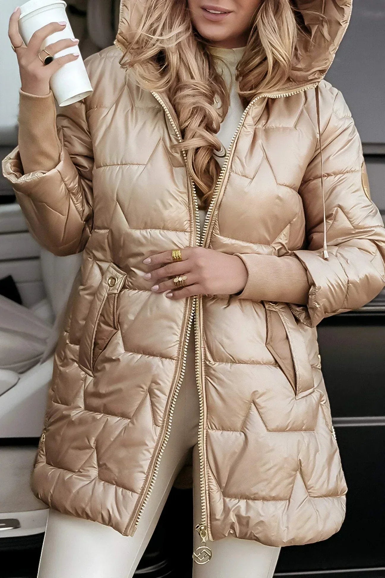 Savrani  | Stylish winter coat with hood and lining